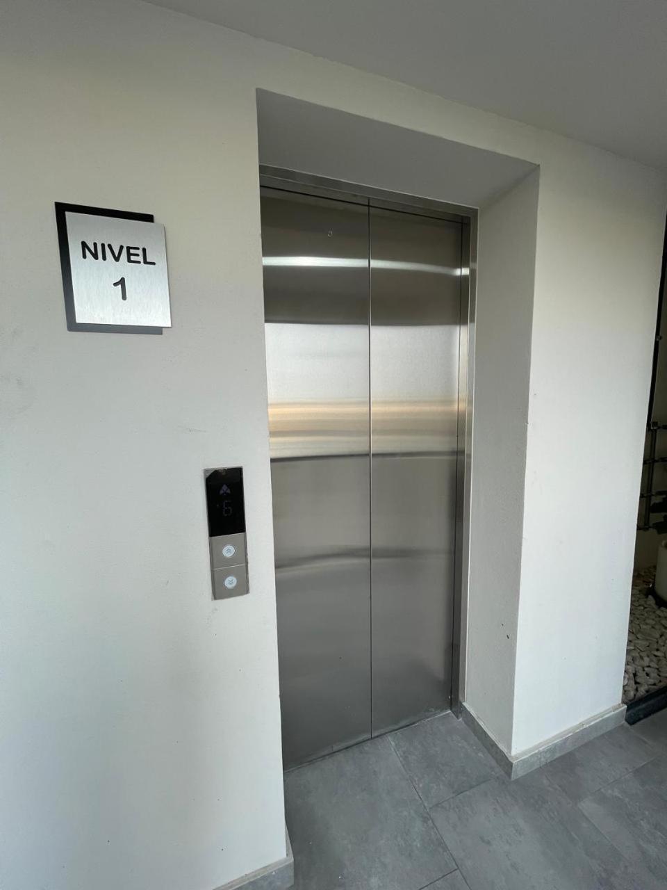 Depa Familiar Centrico Gdl Con Estacionamiento Apartment Guadalajara Exterior photo